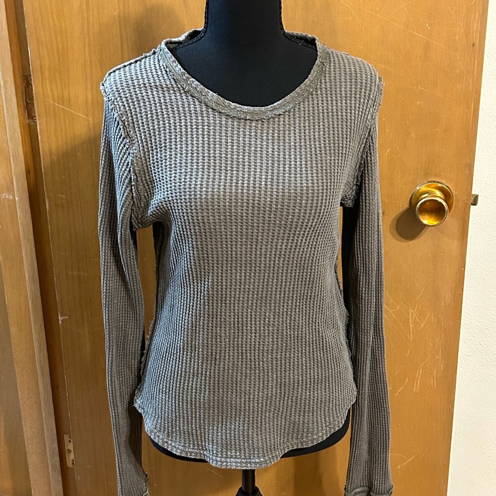 We The Free Waffle Knit Thermal Top Olive Green Raw Hem Long Sleeve Size Large